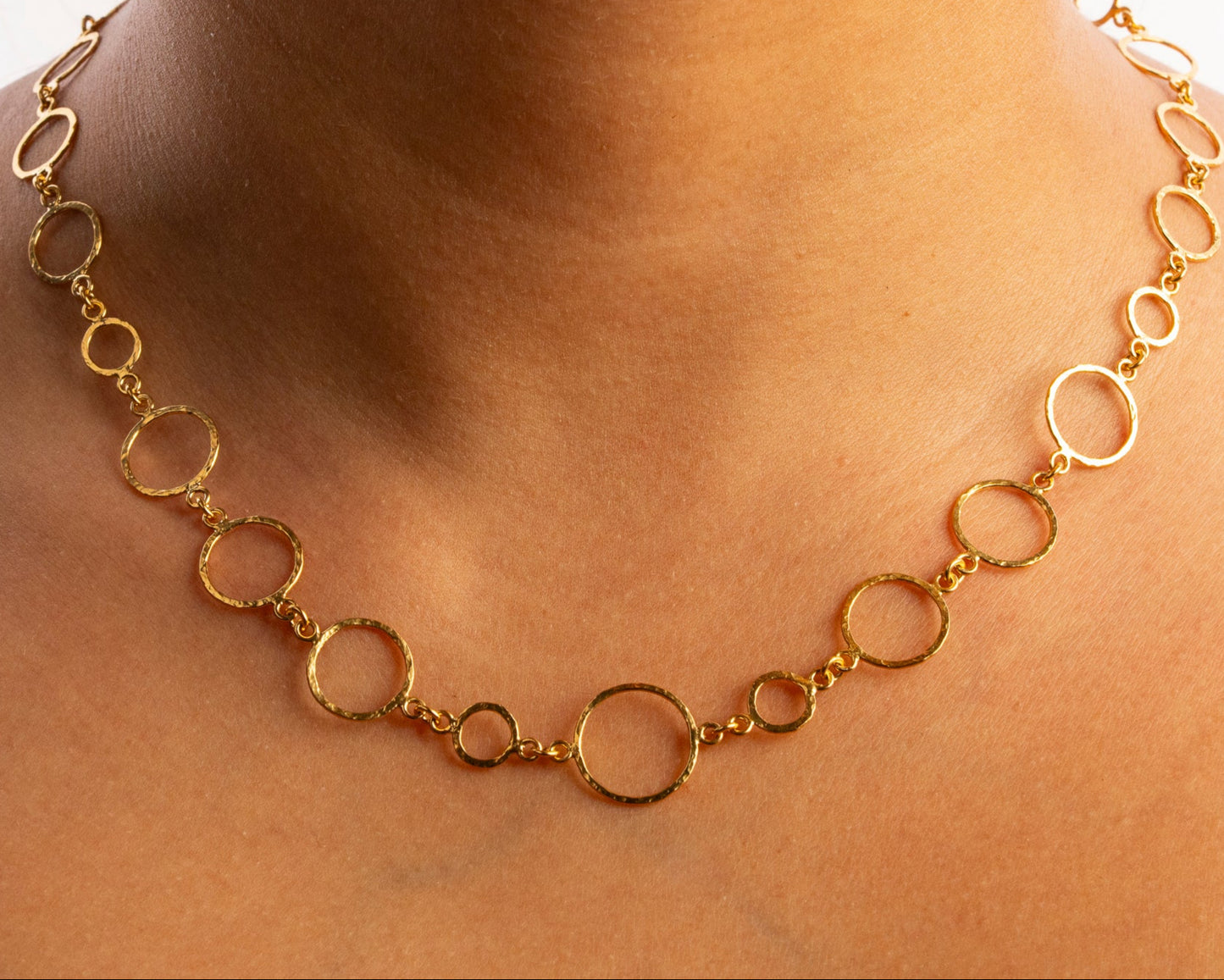 COLLAR CIRCUS