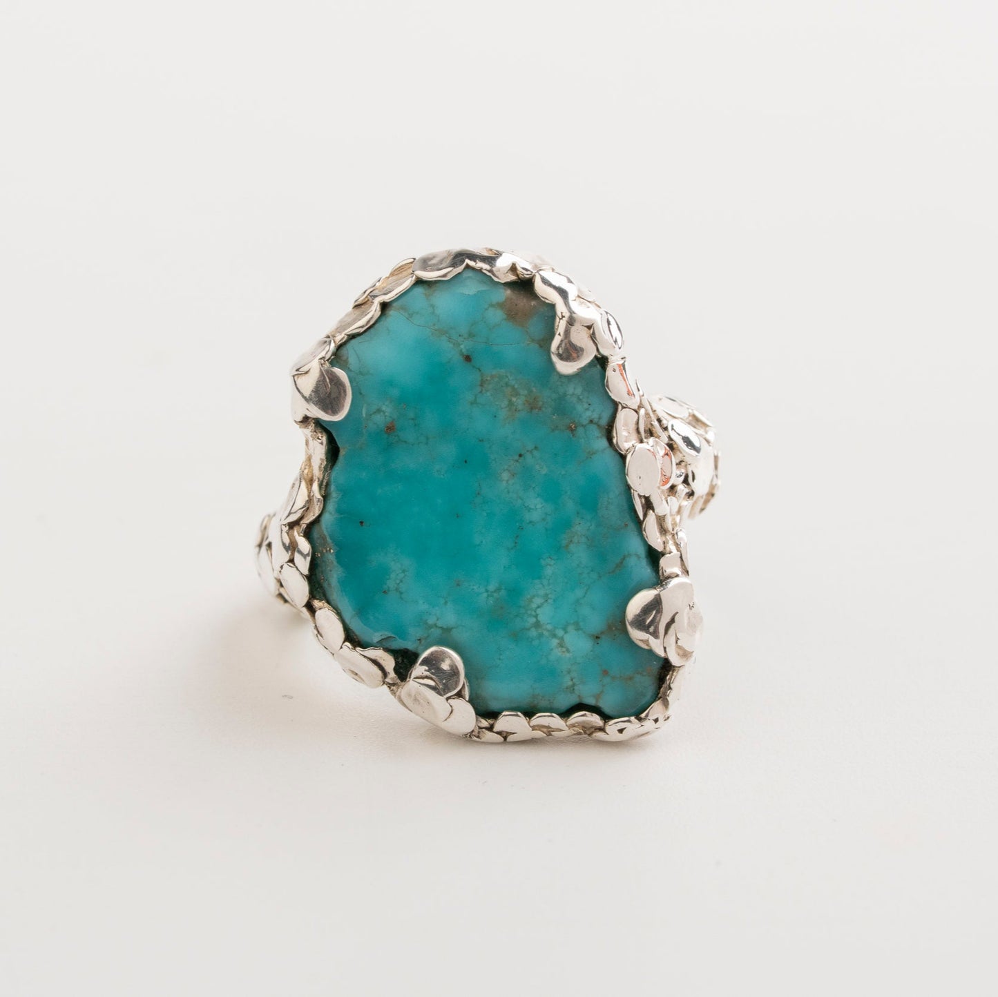 ANILLO CONFETTI TURQUEZA: El Cielo y la Tierra en tu Mano