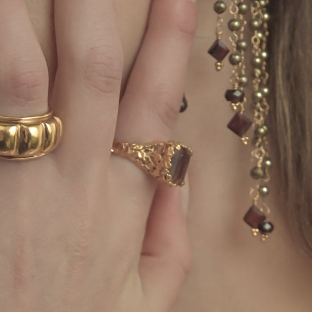 ANILLO CONFETTI AMETRINO: El Abrazo Místico del Alba