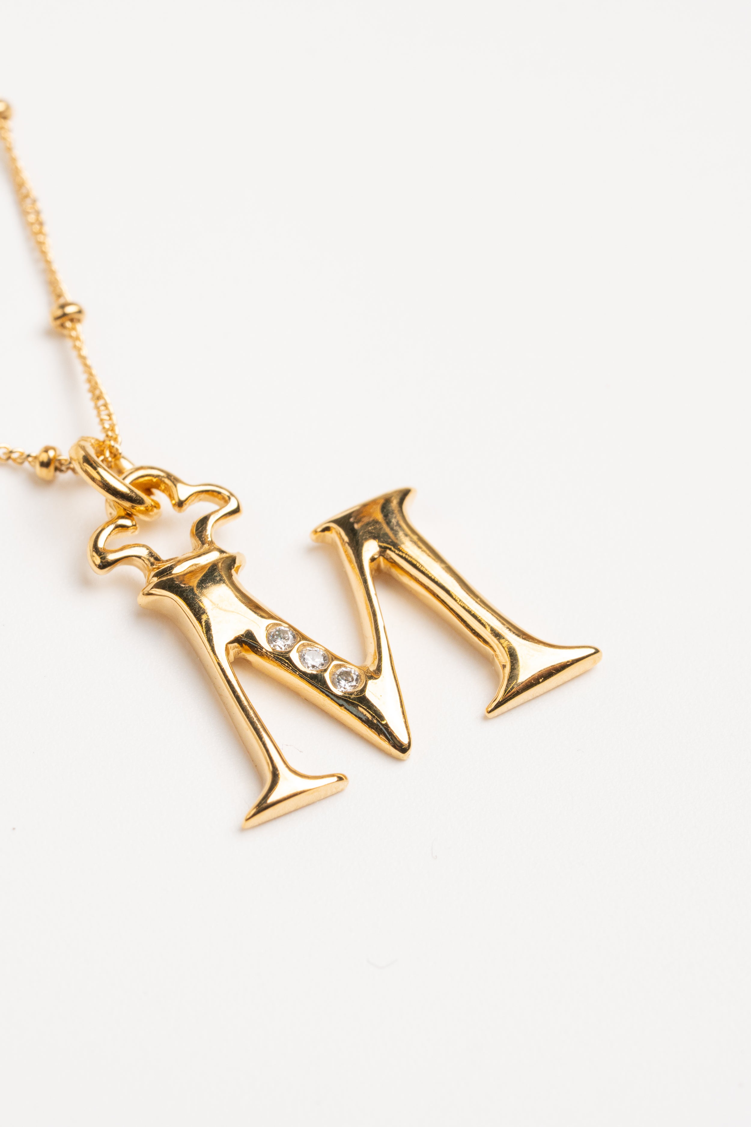 INICIALES ORO