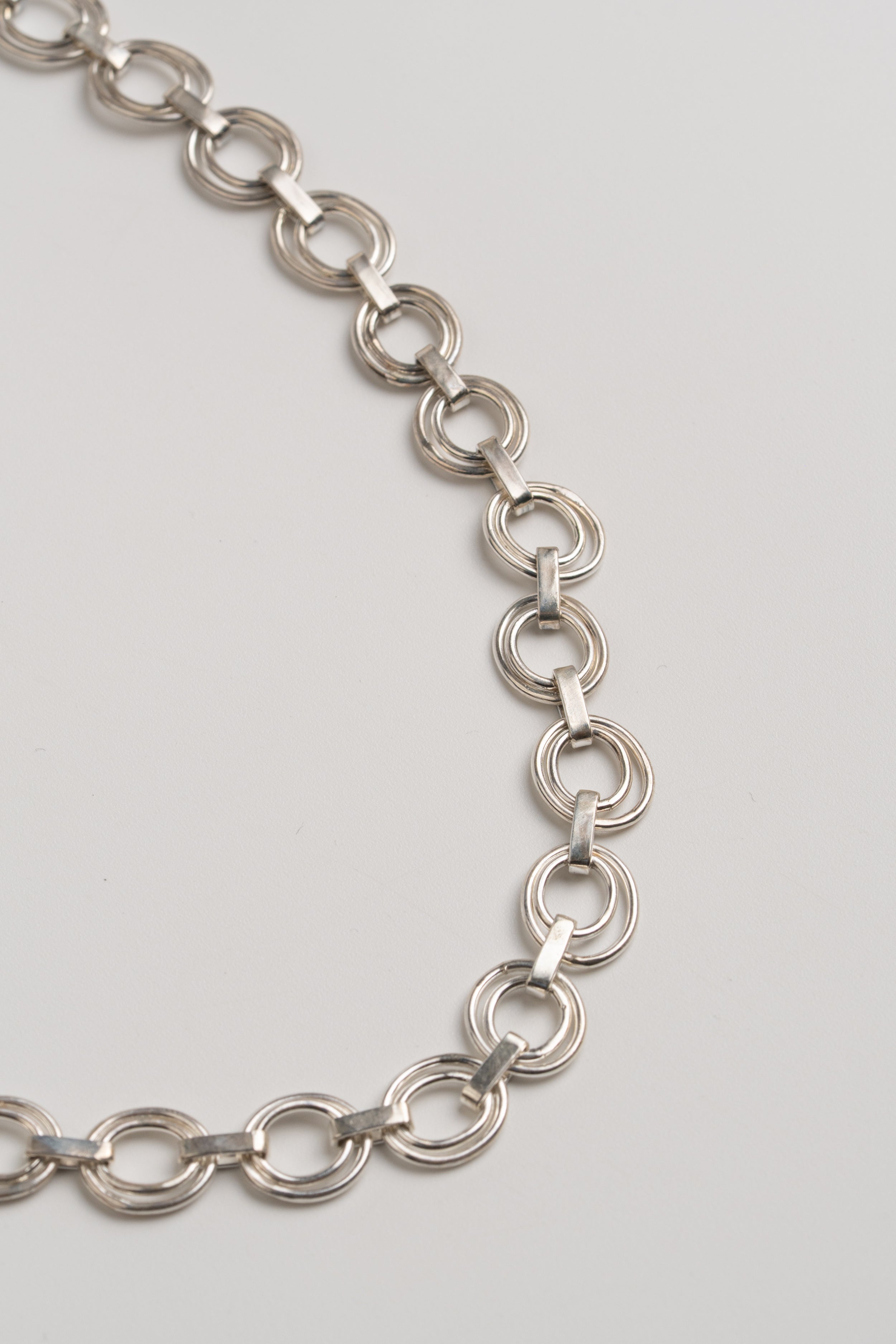 CADENA OSCILACIÓN PLATA: El Ritmo de la Plata