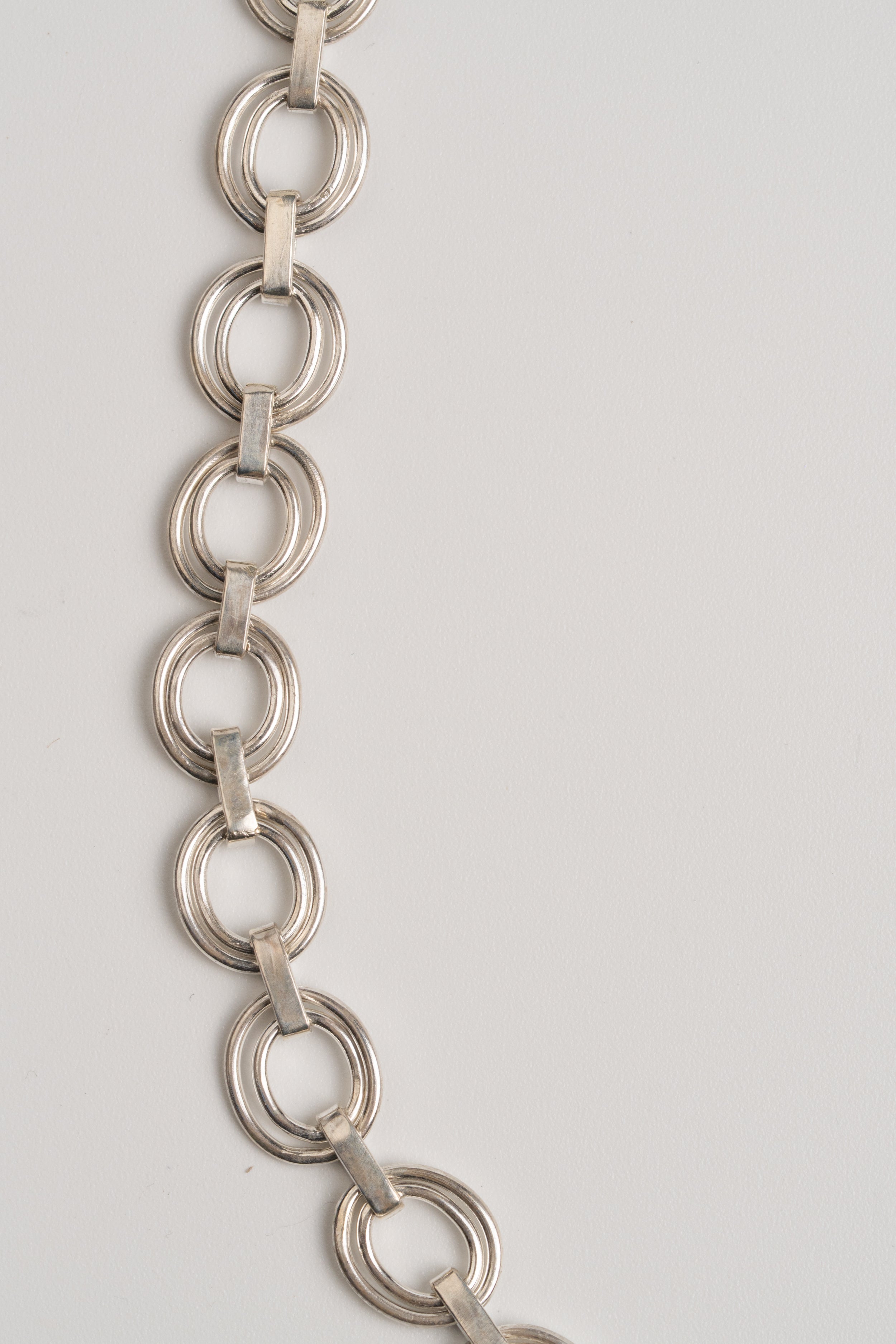 CADENA OSCILACIÓN PLATA: El Ritmo de la Plata