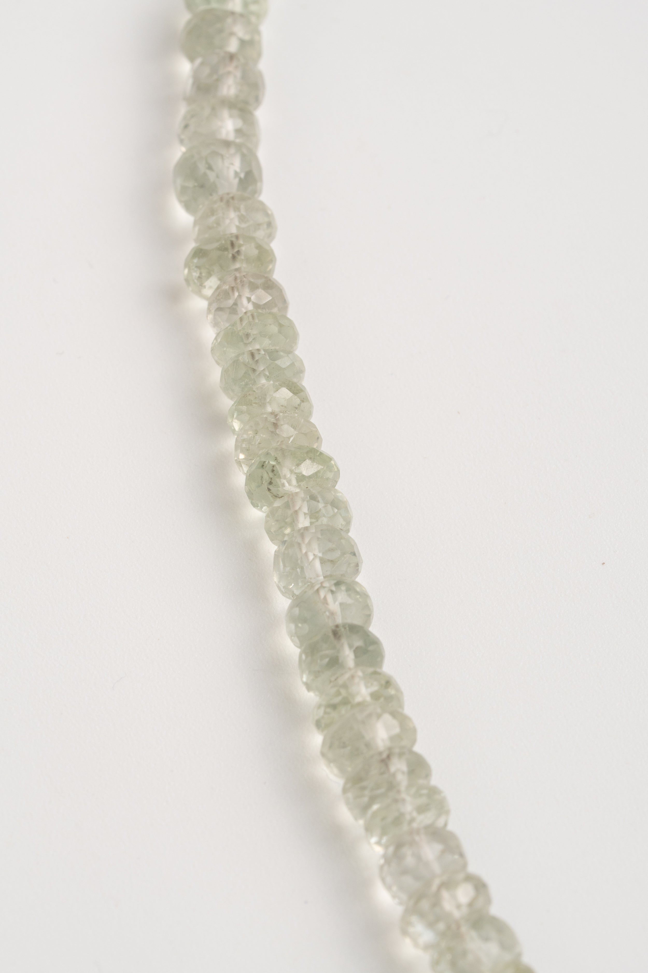 COLLAR AMATISTA MENTA CON GRANATE