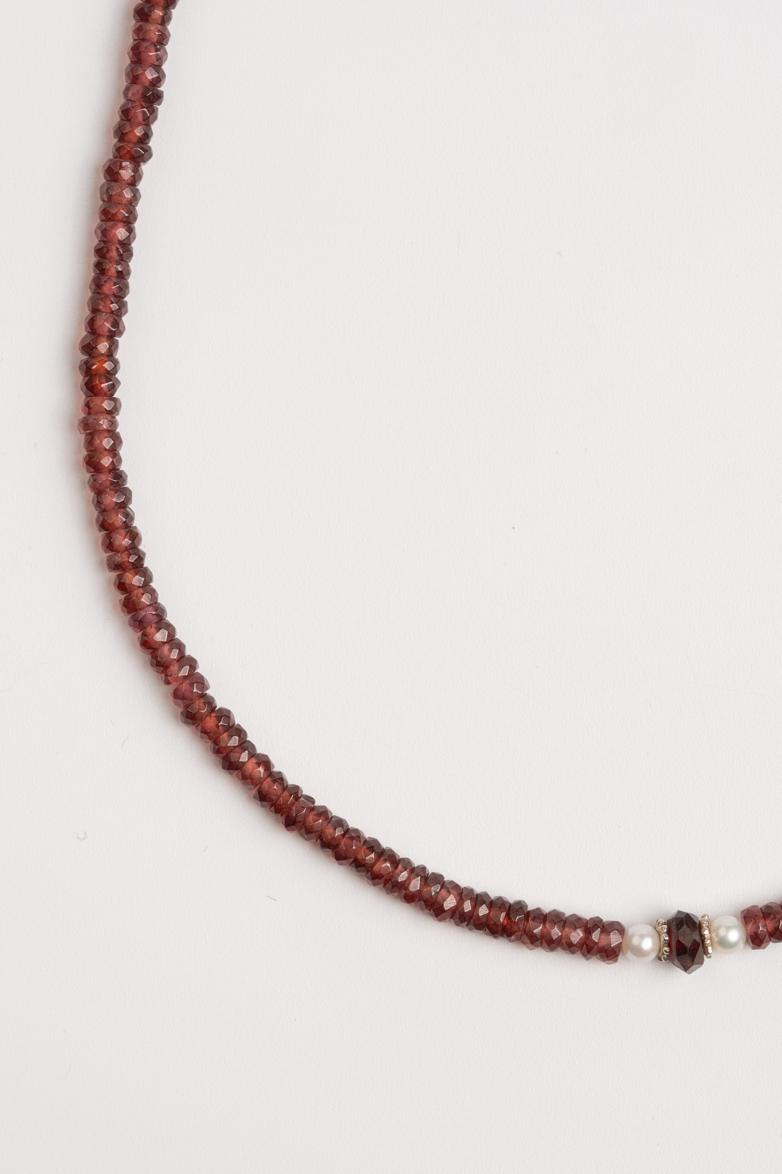 COLLAR GRANATE FACETADO