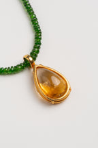 COLLAR DIOPSIDO DE CROMO CON GOTA DE CITRINO