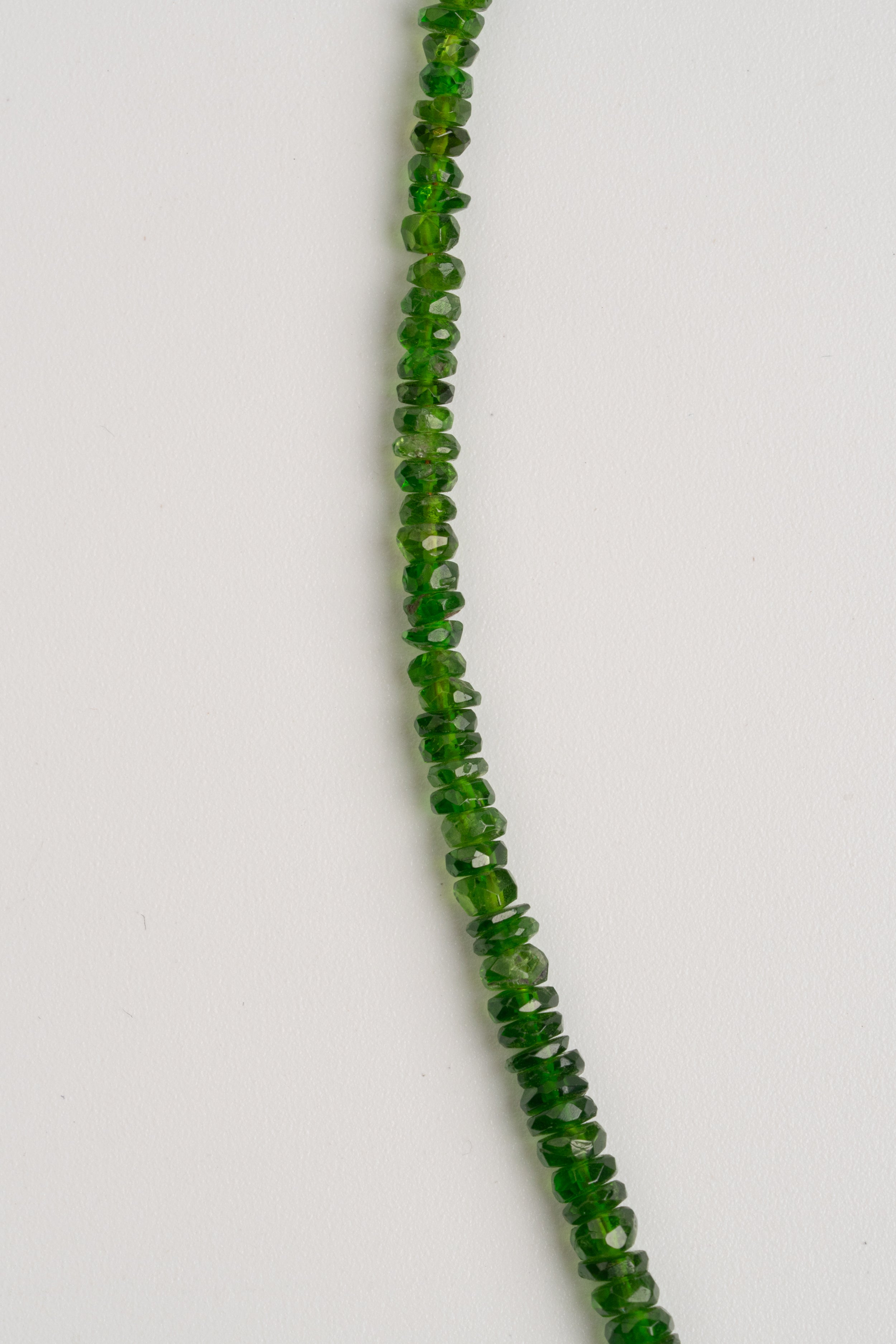 COLLAR DIOPSIDO DE CROMO CON GOTA DE CITRINO
