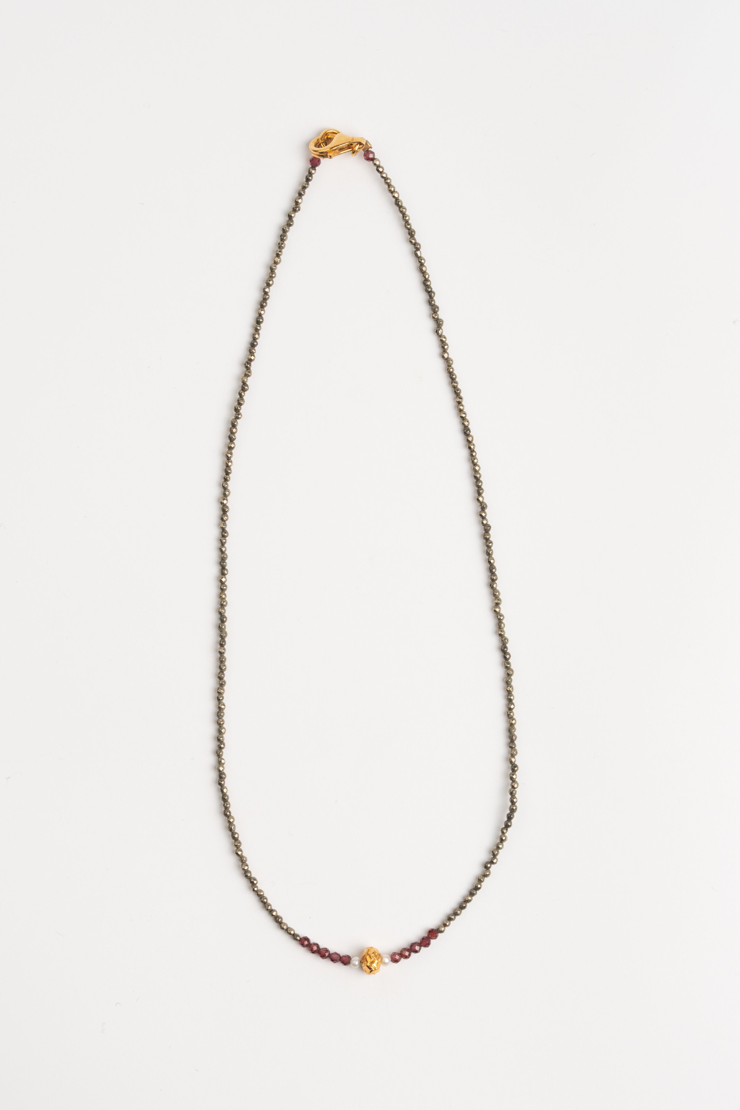 COLLAR PIRITA CON GRANATE