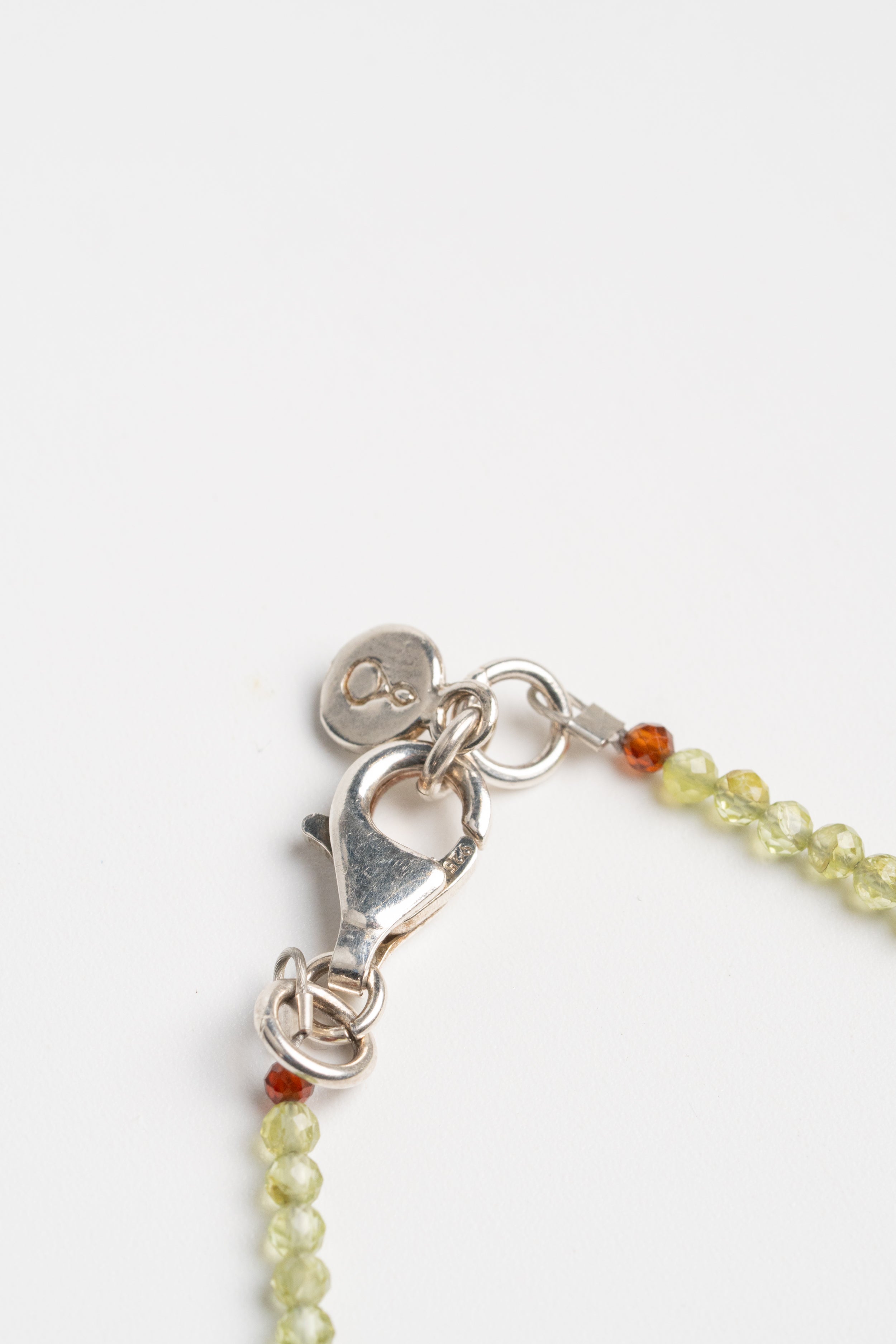 COLLAR TURMALINA CON PERIDOTO Y GRANATE FACETADO