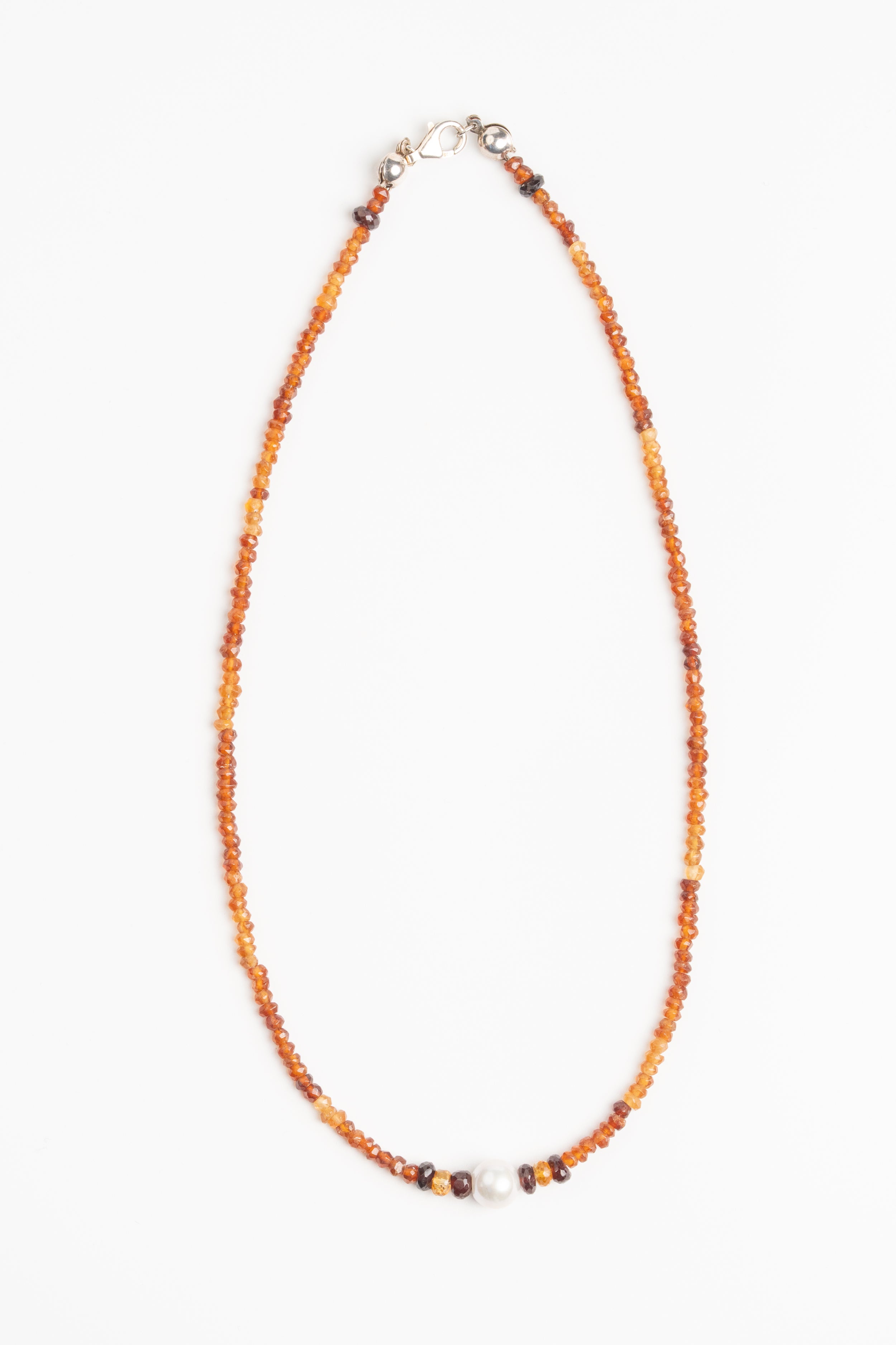 COLLAR HESONITE GRANATE CON PERLA