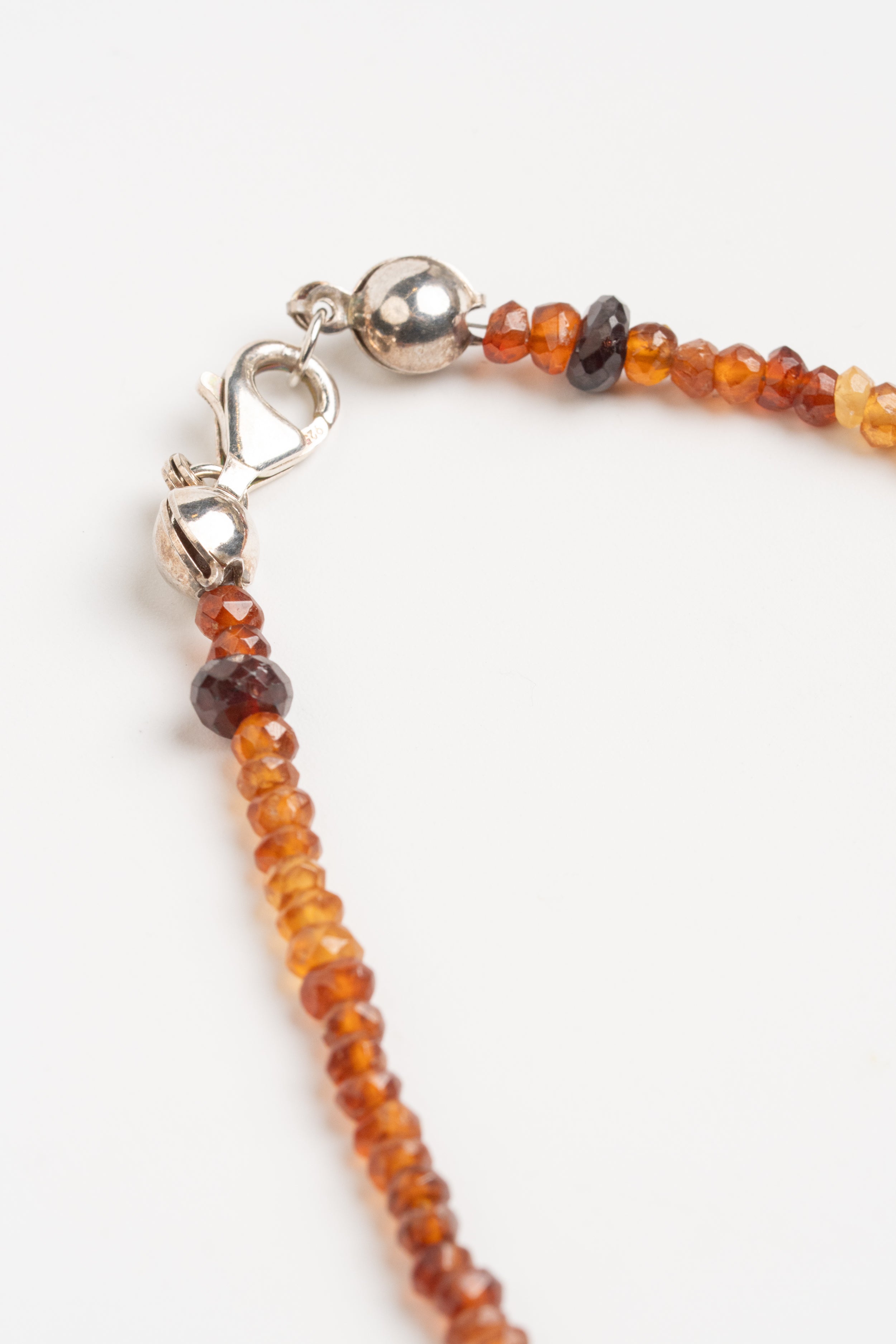 COLLAR HESONITE GRANATE CON PERLA