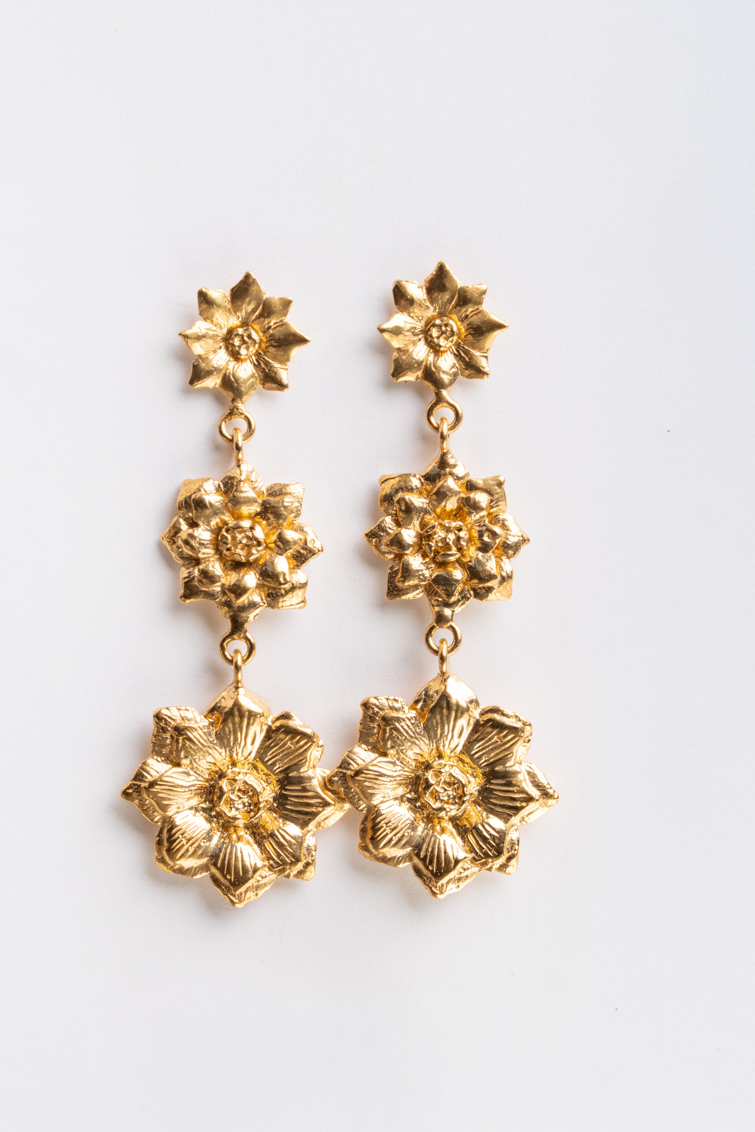 ARETES TRES FLORES: La Naturaleza en oro