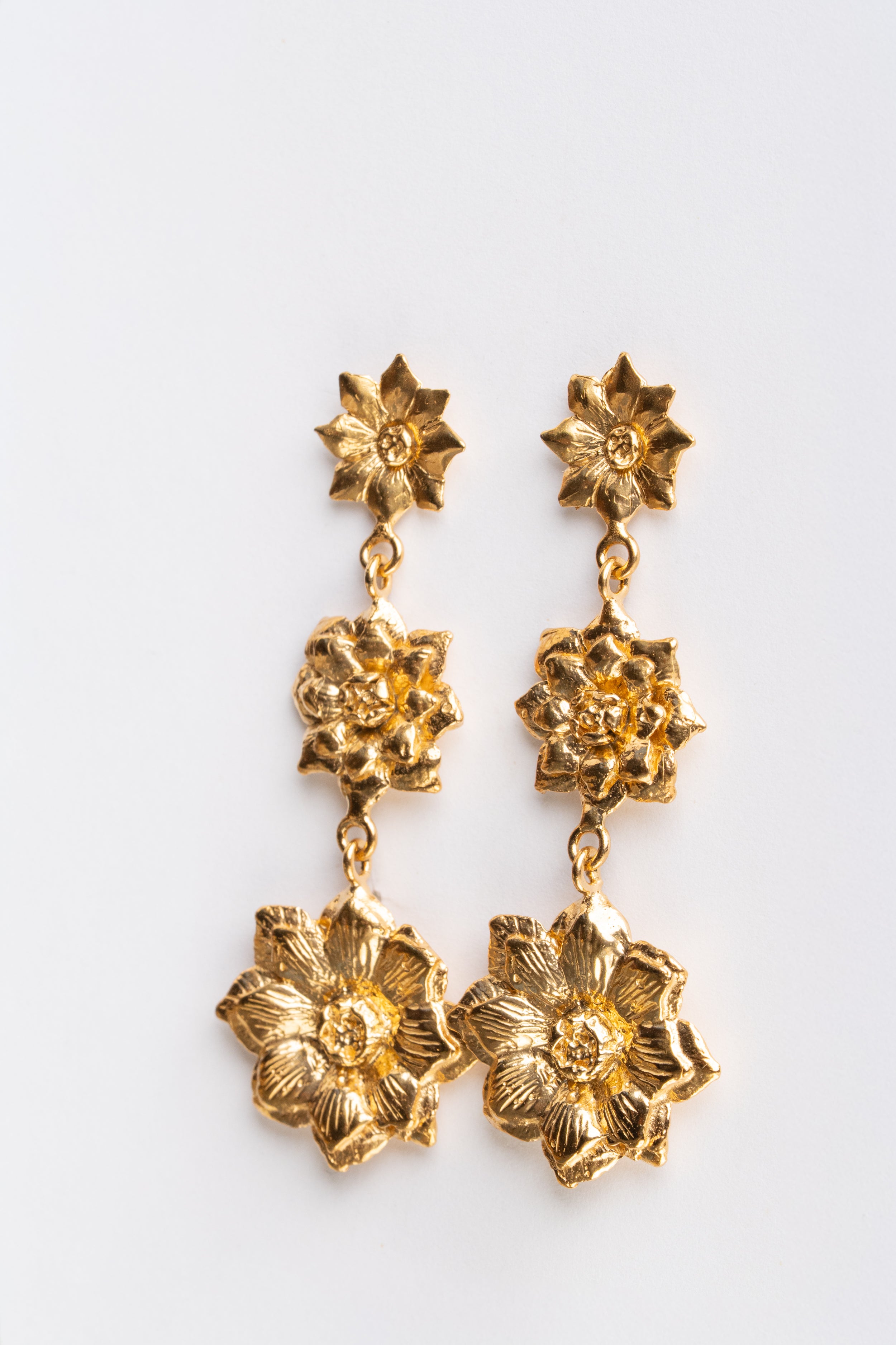 ARETES TRES FLORES: La Naturaleza en oro