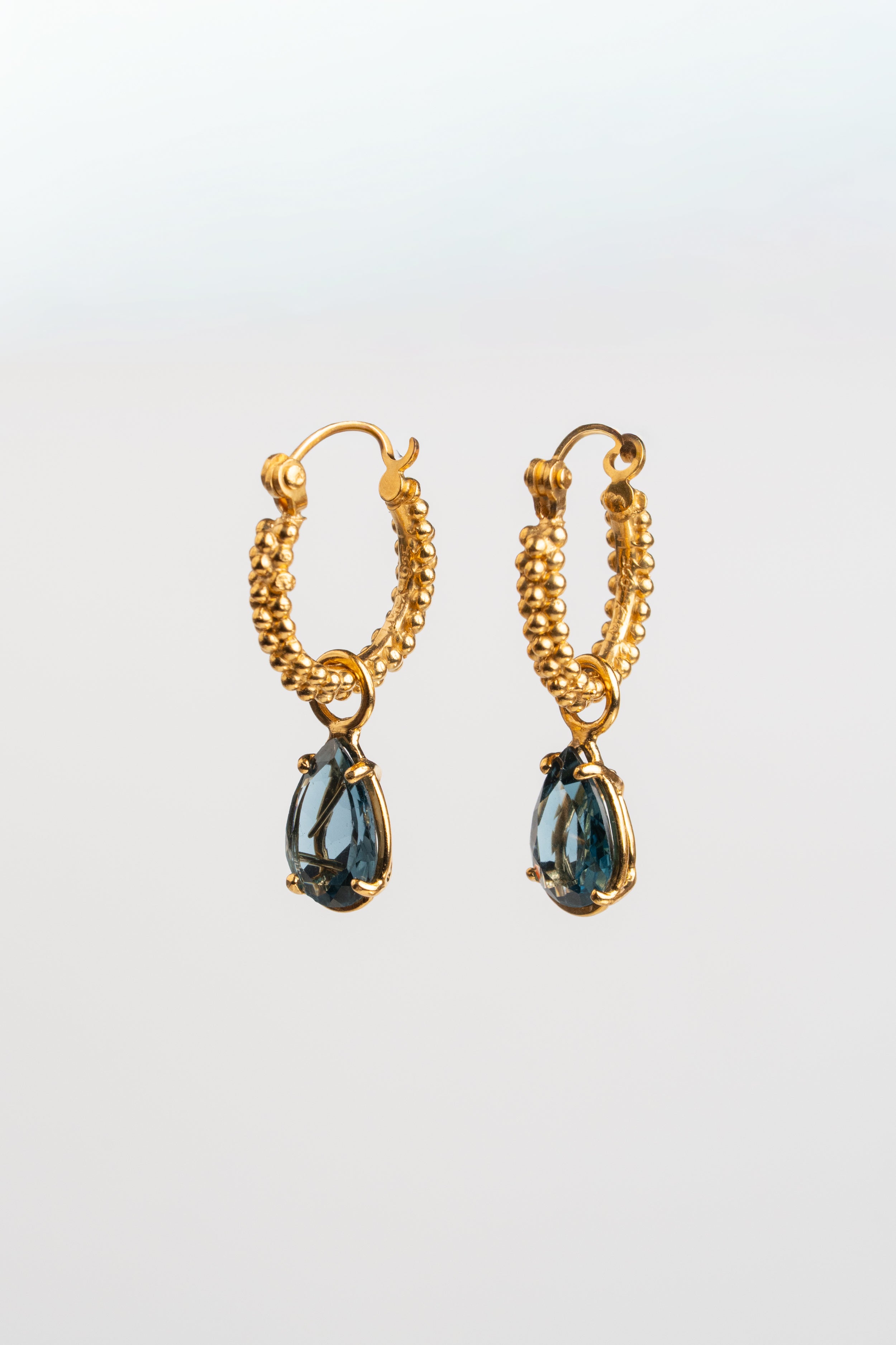 ARRACADA TOPACIO LONDON BLUE: El Azul de Londres