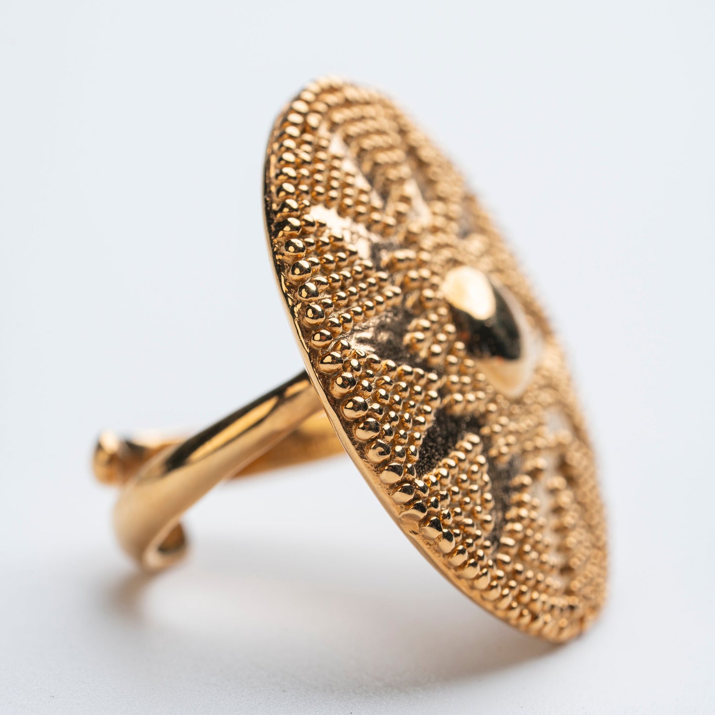 Anillo Hurtak: El Resplandor Ancestral en tu Mano