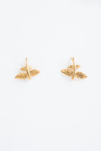 VOLITANS: El aleteo dorado que adorna tu oído.