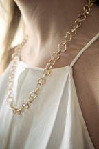 CADENA DOS-CINCO: El Ritmo Ancestral de la Luz y la Sombra