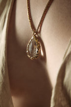 COLLAR CONFETTI CUARZO RUTILADO: El Hilo Dorado del Destino