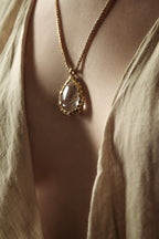 COLLAR CONFETTI CUARZO RUTILADO: El Hilo Dorado del Destino