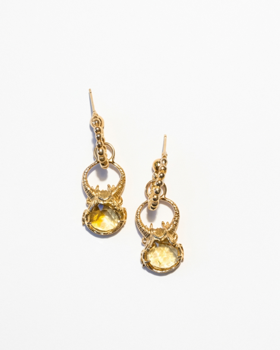 ARETES ESCARABAJO TORO: Fuerza Ancestral