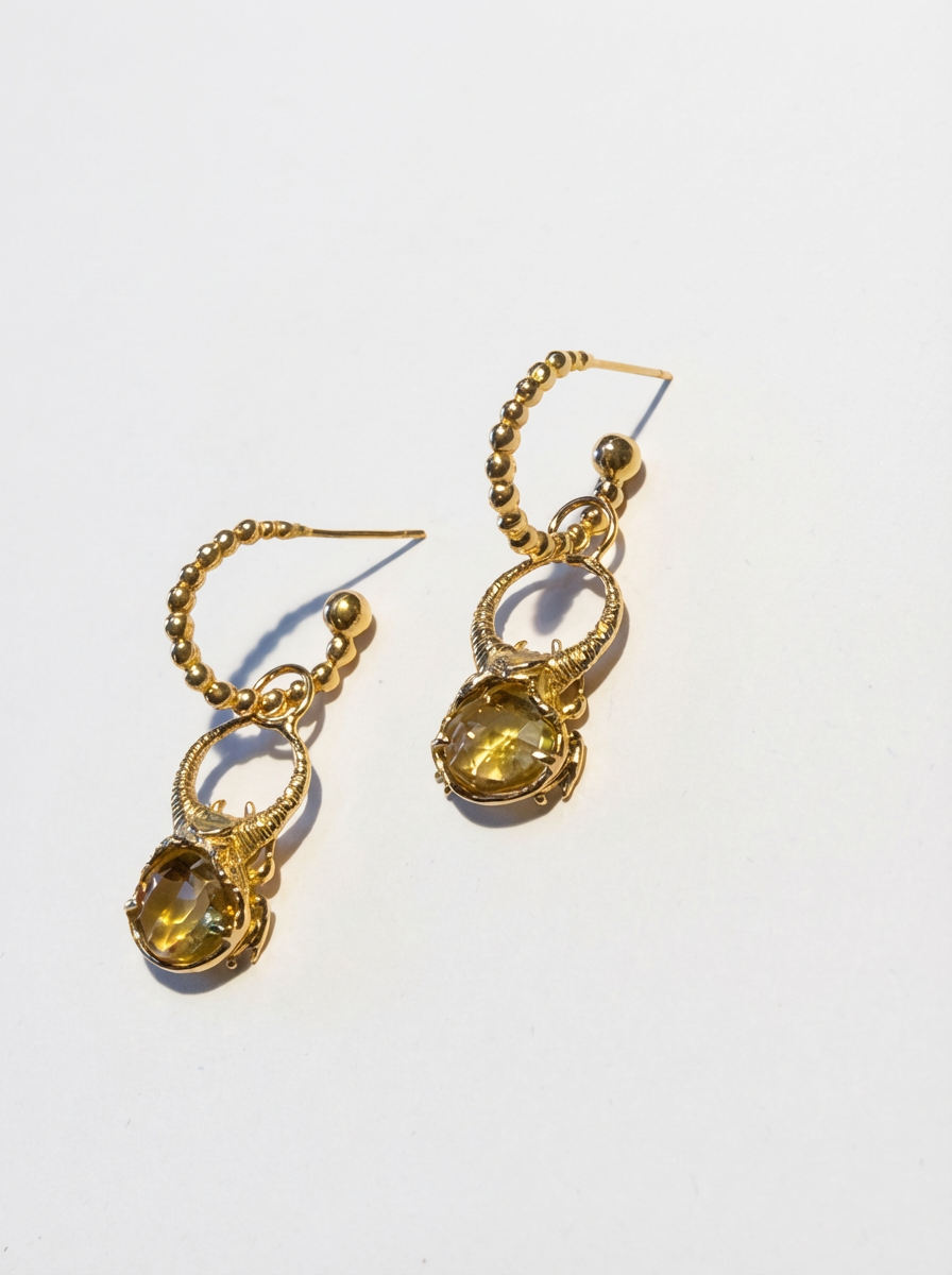 ARETES ESCARABAJO TORO: Fuerza Ancestral